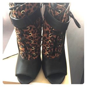 High heel boots